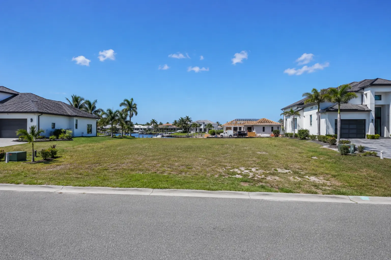 Cape Coral residential lots and custom home building opportunity