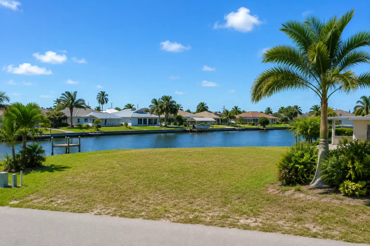 Southwest Cape Coral luxury waterfront homes and custom home building opportunities