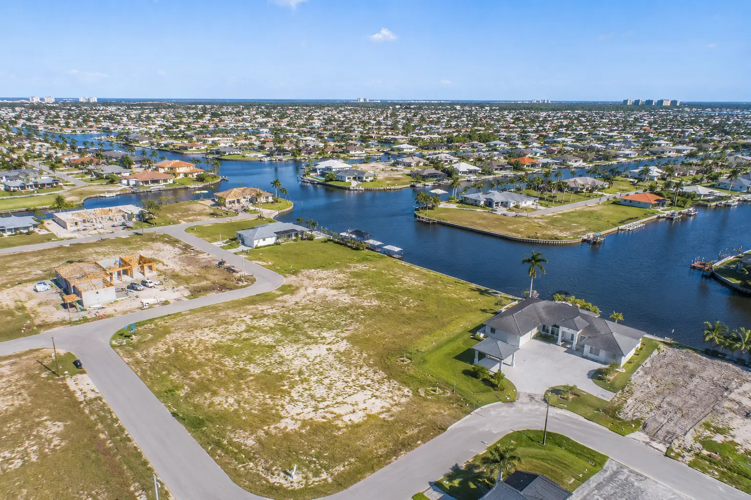 Complete guide to building a home in Cape Coral Florida with vacant lots and custom home opportunities