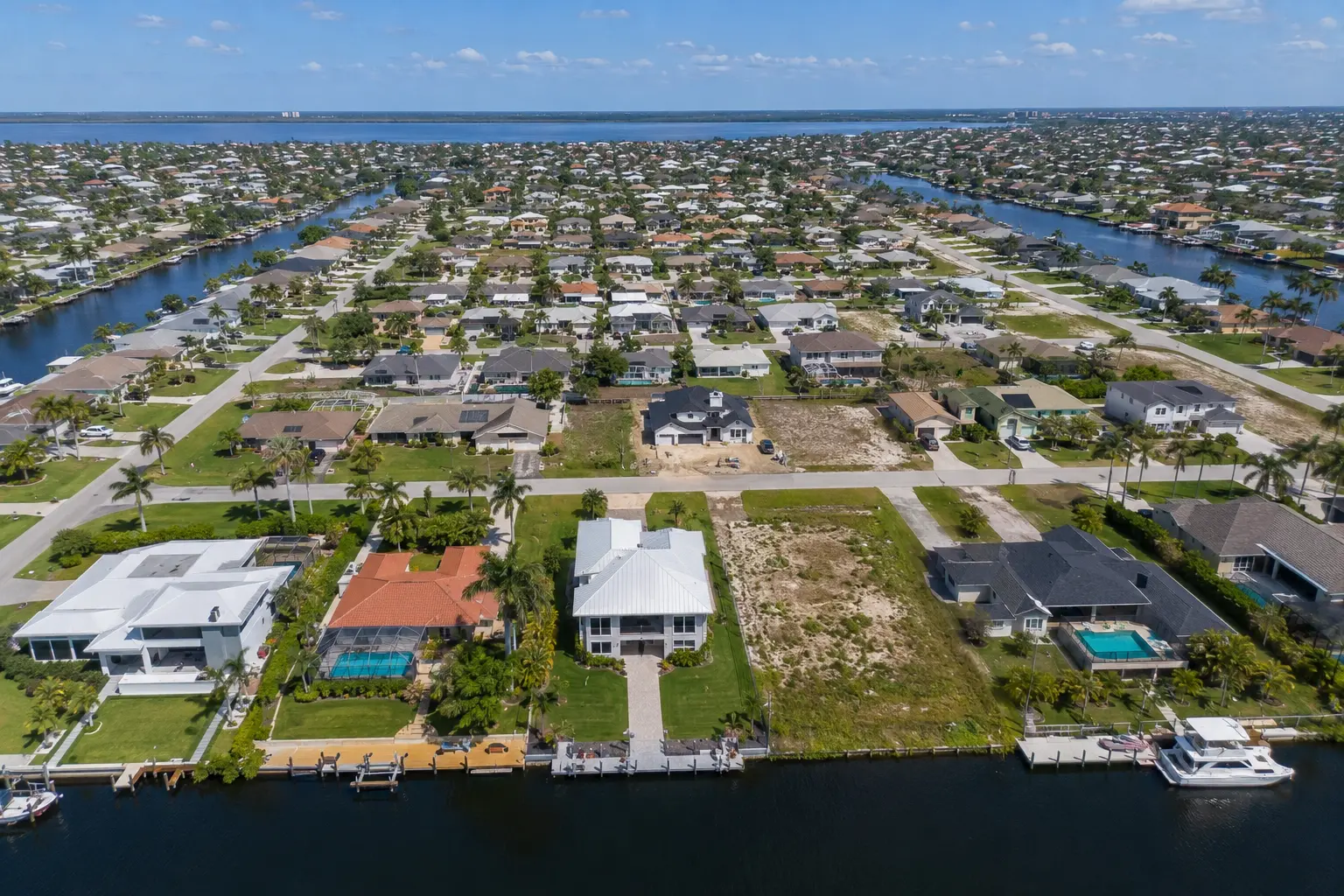 Cape Coral housing costs for existing homes new construction and waterfront properties