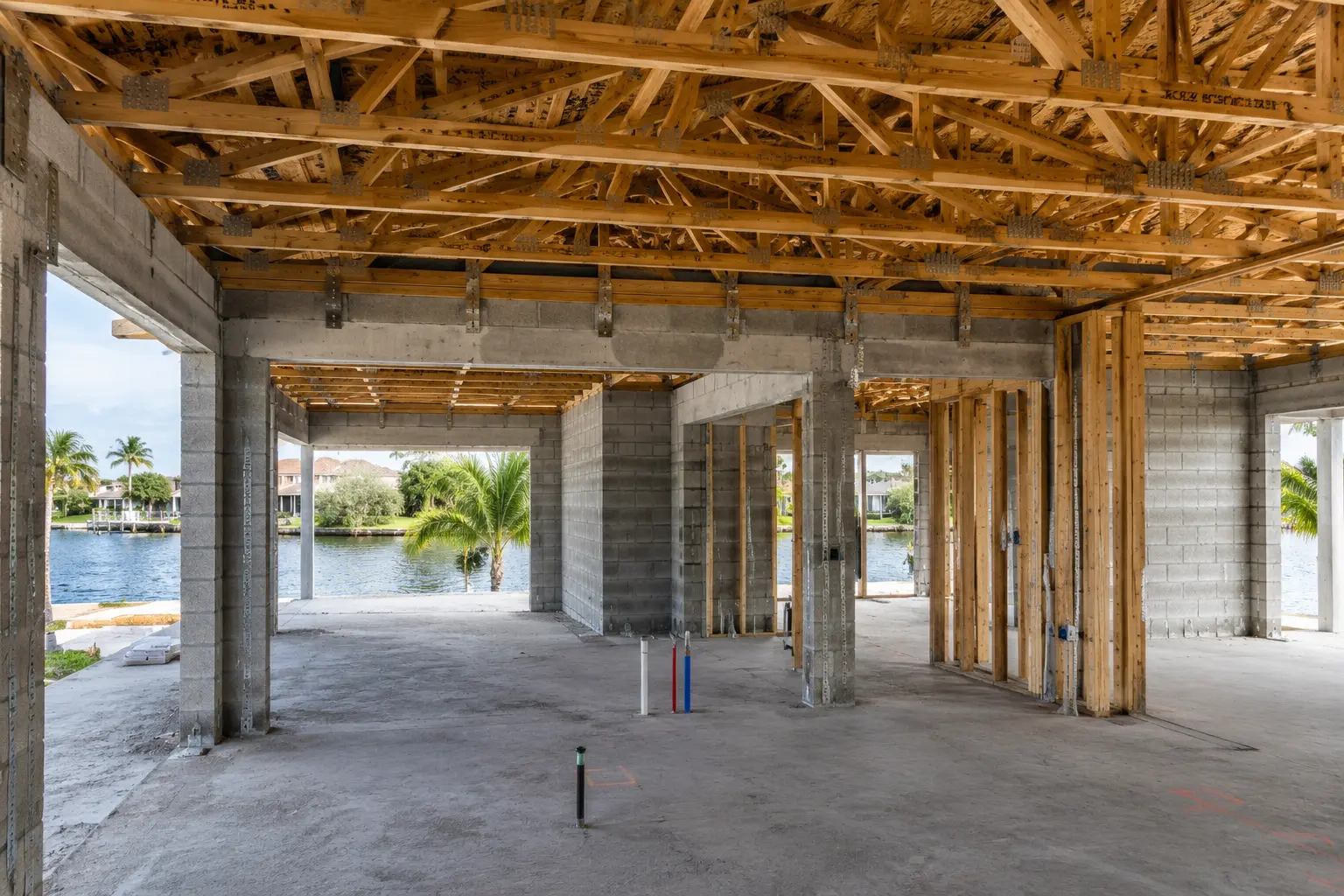 Florida building codes for hurricane resistant homes in Cape Coral