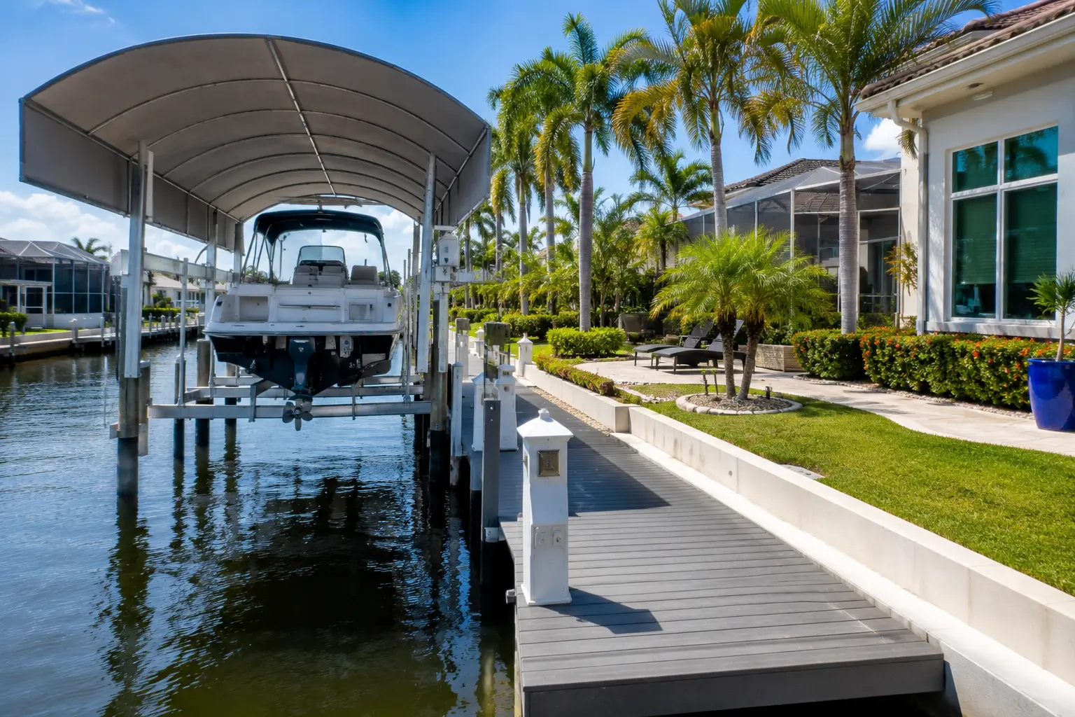 Bridge-restricted Gulf access and direct boating routes from Cape Coral saltwater canal lots